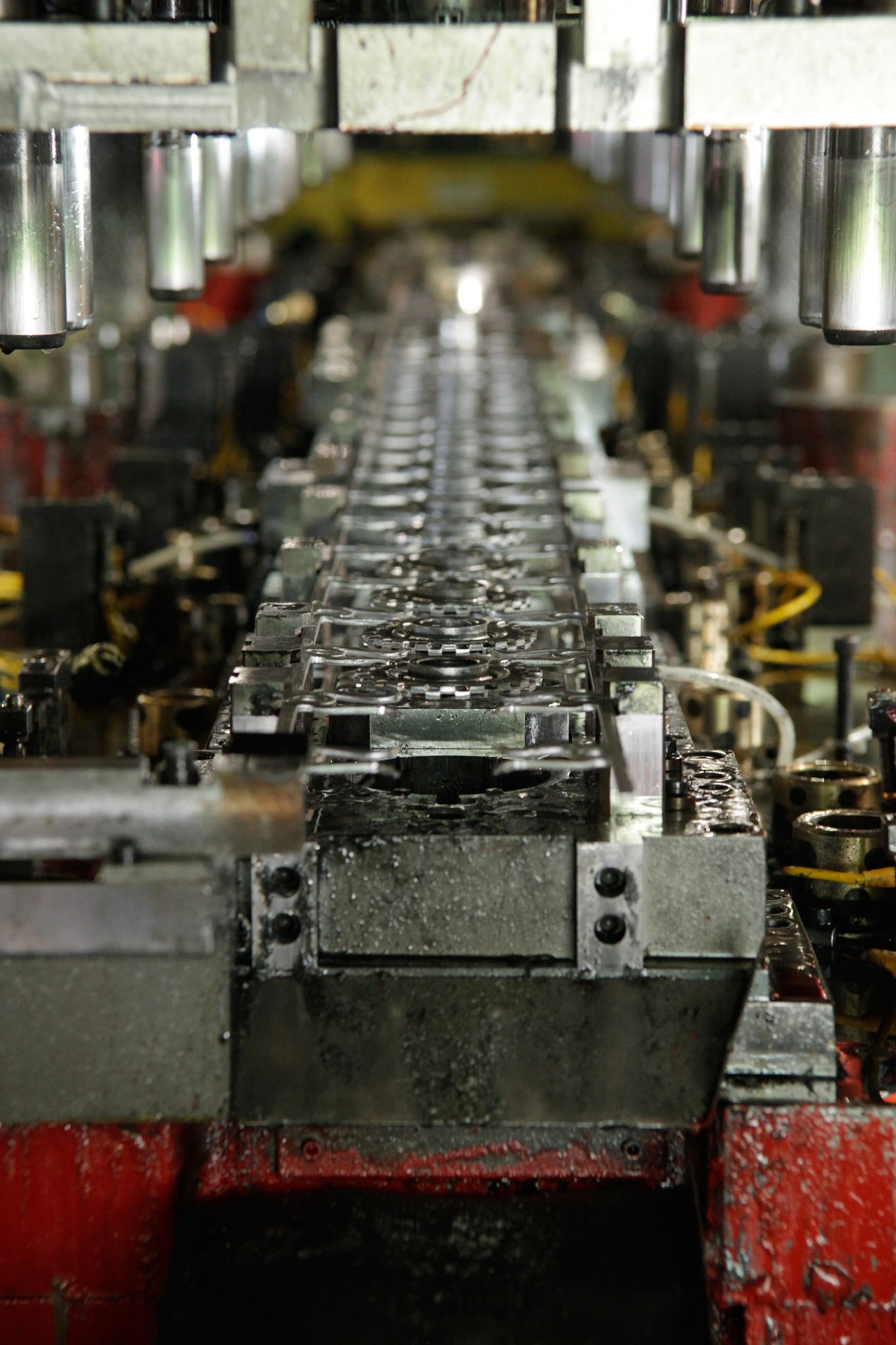 Tier 1 masters massive stampings with 3,000-tonne press
